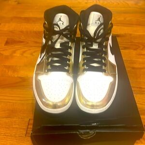 Jordan mid 1 gold and black size 12 gentle worn